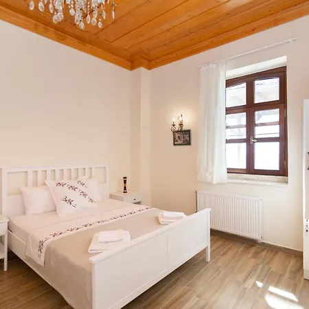 Lavantali Konak Tas Ev Szálloda